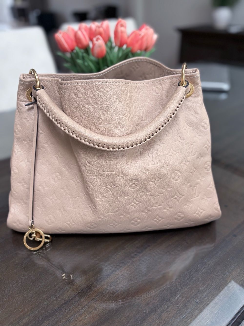 Louis Vuitton Artsy MM IN monogram Empreinte beige leather